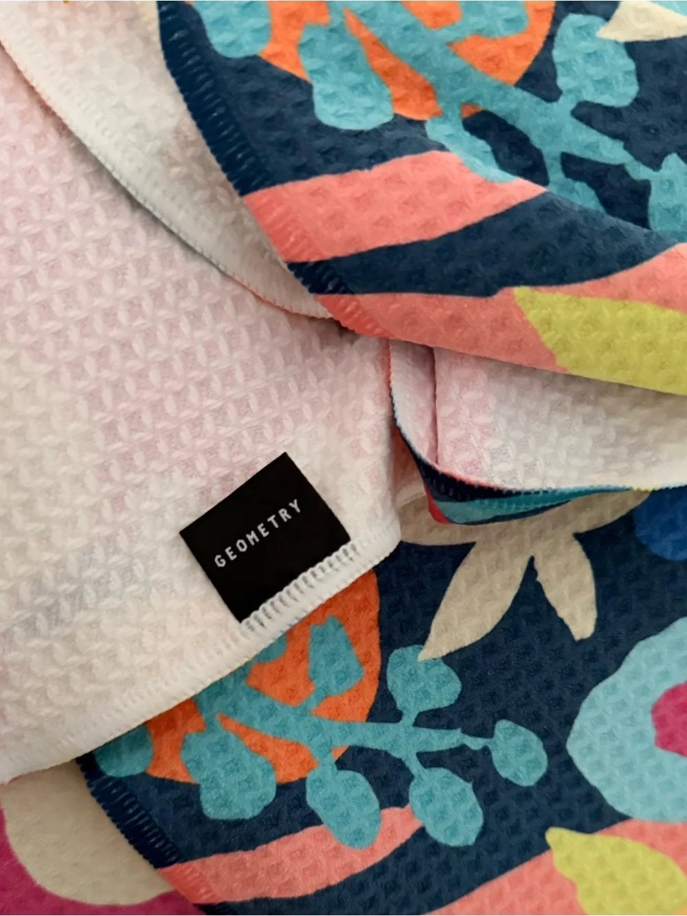 Set of 2 Geometry Bright Bunch Bath Towels